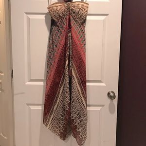 BCBG Paris dress. 100% silk. Size 6.